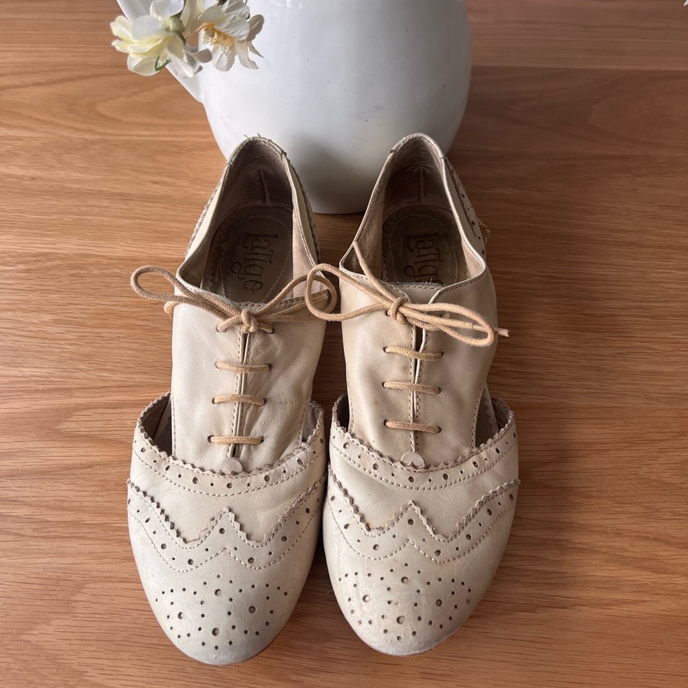 Anthropologie Womens Lace up with Cut out design Shoes. Brand Latigo - Picture 2 of 6